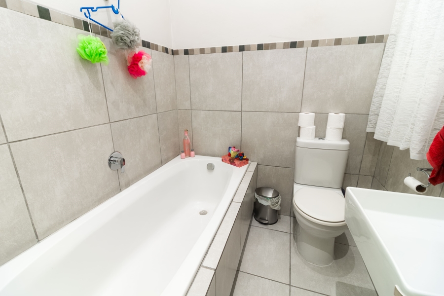 3 Bedroom Property for Sale in Protea Heights Western Cape